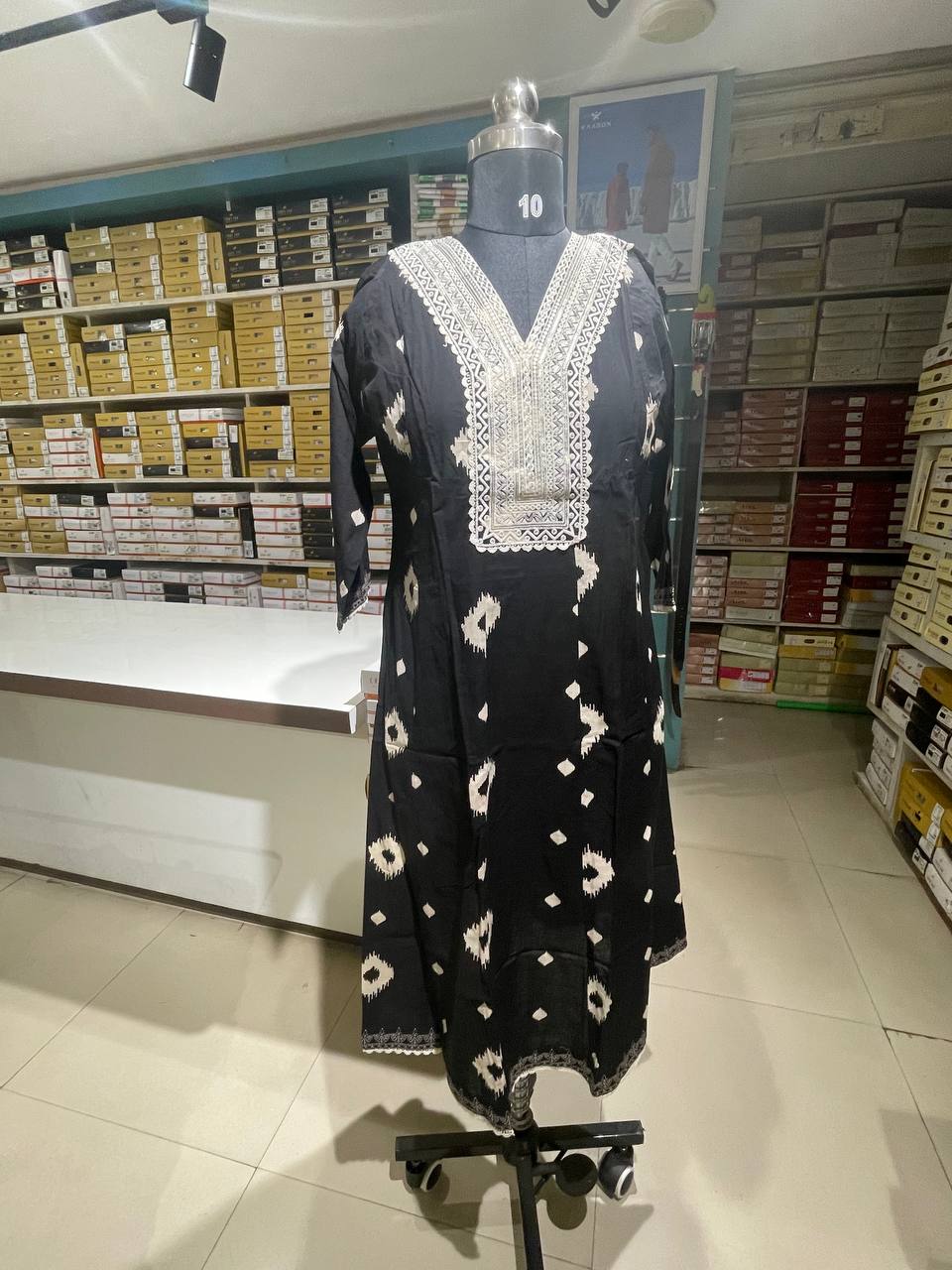 Black  printed straight cut kurta | AS-00181