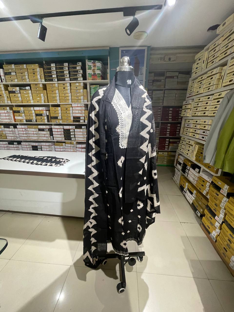 Black  printed straight cut kurta | AS-00181