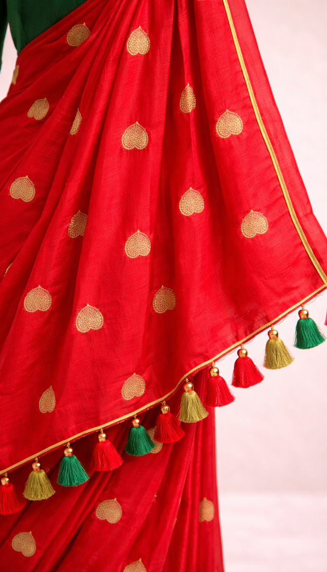 Red Mul Cotton Saree With  Blue & Green Tassel in Pallu| CS8_1