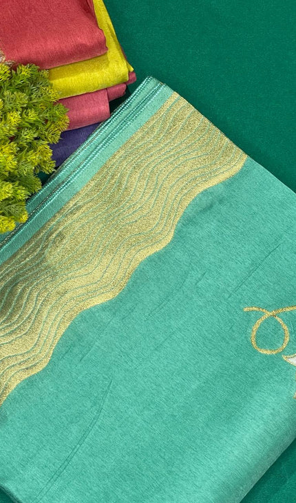 Green Premium Crepe Silk Saree with Gold Zari Wavy Border & Leaf Motif Design|DS5