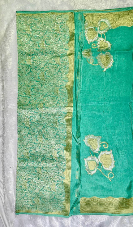 Green Premium Crepe Silk Saree with Gold Zari Wavy Border & Leaf Motif Design|DS5