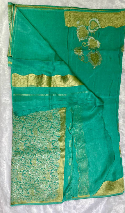 Green Premium Crepe Silk Saree with Gold Zari Wavy Border & Leaf Motif Design|DS5