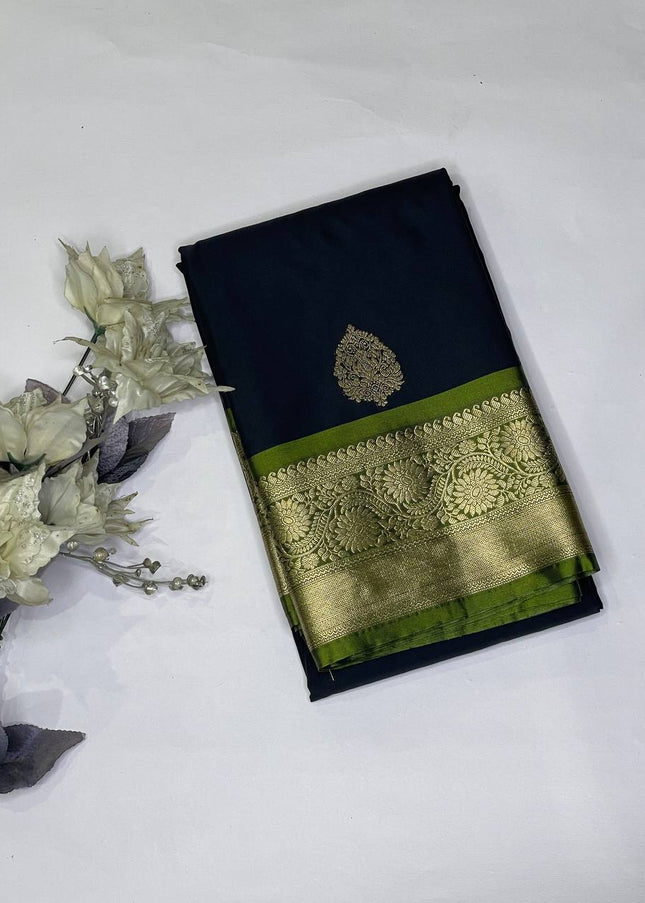 Black Semi Kanjivaram Silk Saree with Contrast Green Zari Border|S15_2
