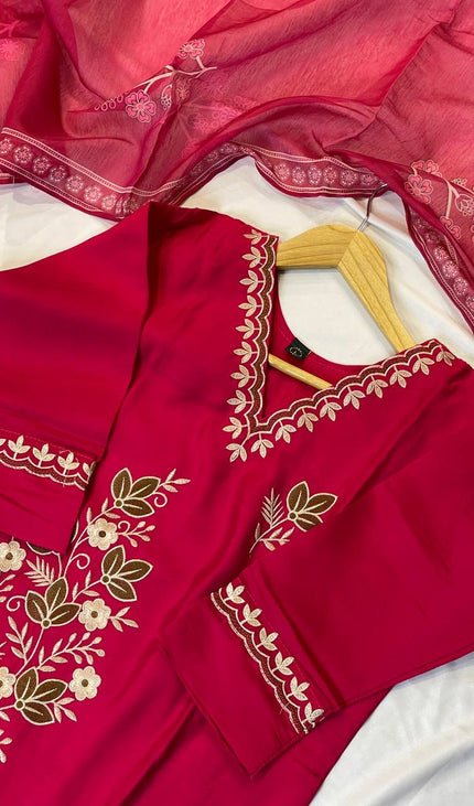 Red Floral Embroidered Kurta Set with Printed Dupatta | SC16_1