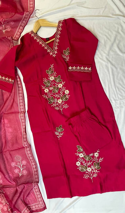 Red Floral Embroidered Kurta Set with Printed Dupatta | SC16_1