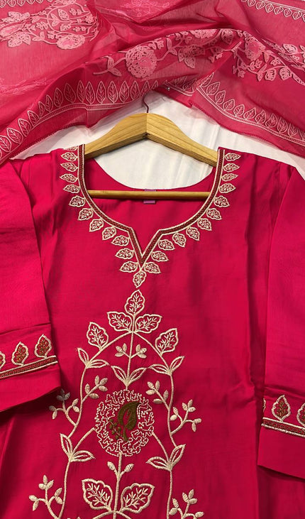 Magenta Pink Embroidered Kurta Set with Floral Dupatta |SC12_3