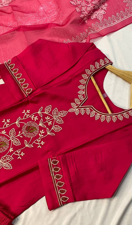 Magenta Pink Embroidered Kurta Set with Floral Dupatta |SC12_3