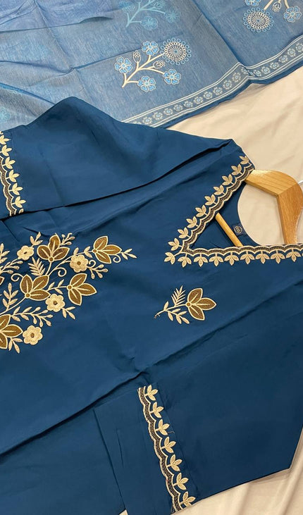 Navy Blue Gold Thread Floral Bouquet Embroidered Kurta Set with Jacquard Dupatta |SC16_2