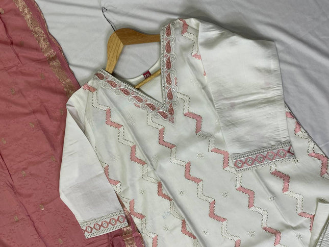White Muslin Cotton Chevron Embroidered Kurta Set | SC25