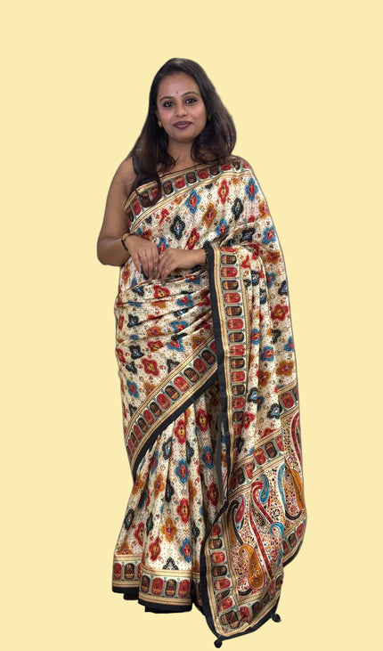 Off White Dolla Silk Designer Saree with black contrast blouse & Rich Border |DS34_1